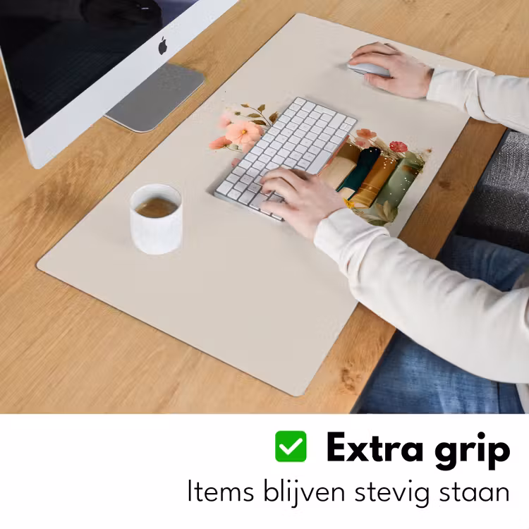 Boeken - Stapel - Bloemen - Kleurrijk Muismat XXL klein -sfeer3