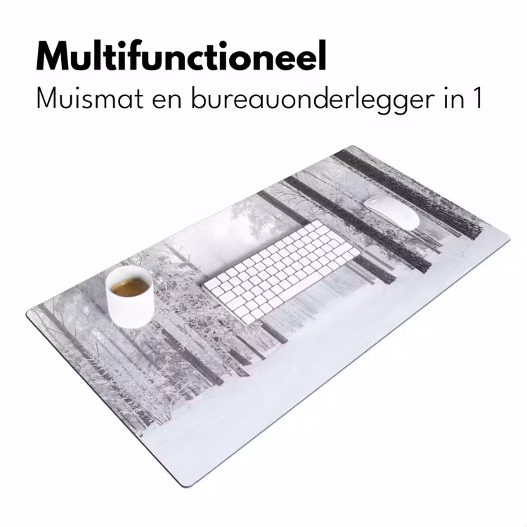 Bos - Sneeuw - Pad - Winter - Stilte Muismat XXL klein -sfeer4