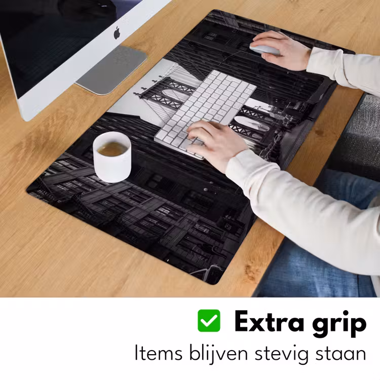 Brug - Stad - Architectuur - Modern - Zwart-wit Muismat XXL klein -sfeer3
