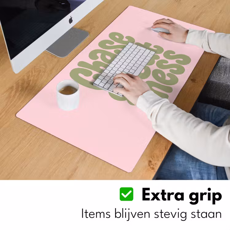 Chase greatness - Groen - Roze - Retro Muismat XXL klein -sfeer3