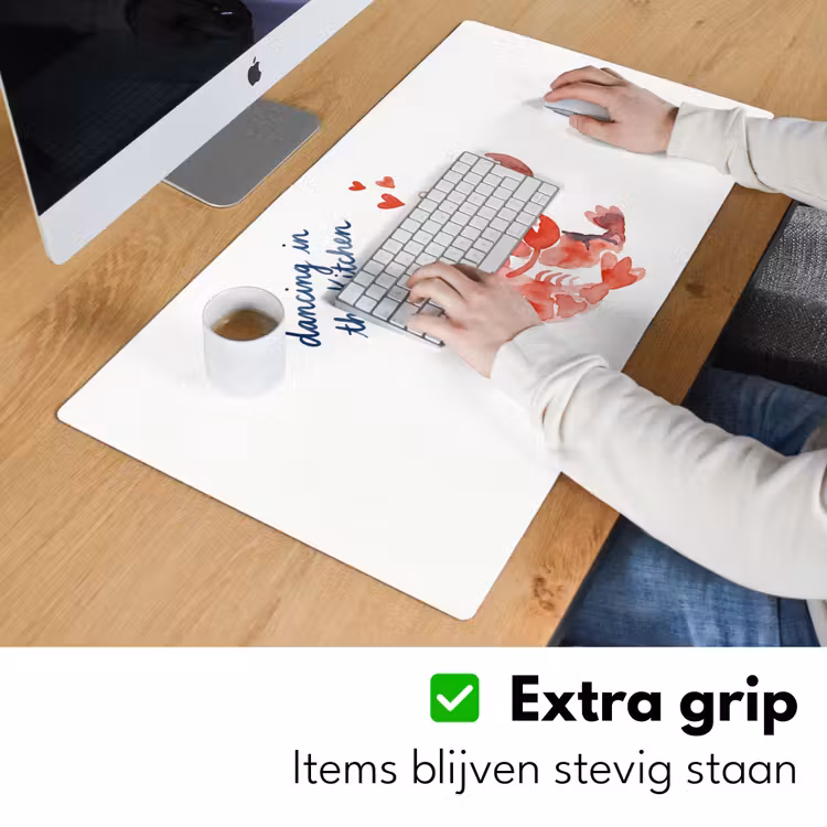Dier - Dans - Liefde - Waterverf - Rood Muismat XXL klein -sfeer3