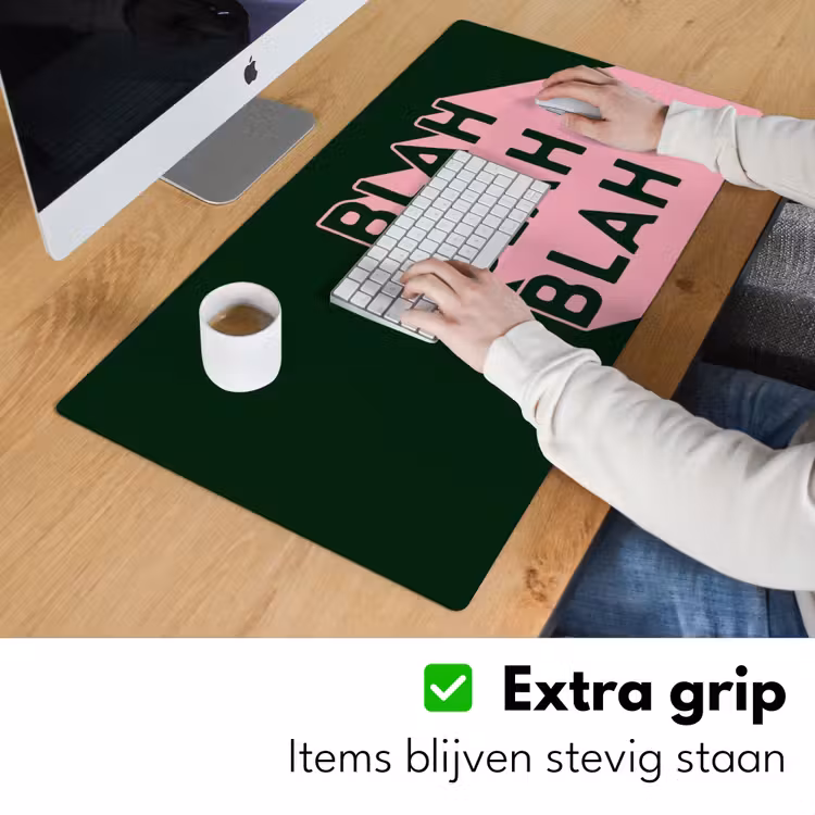 Donkergroen - Tekst - Schaduw - Grafisch Muismat XXL klein -sfeer3