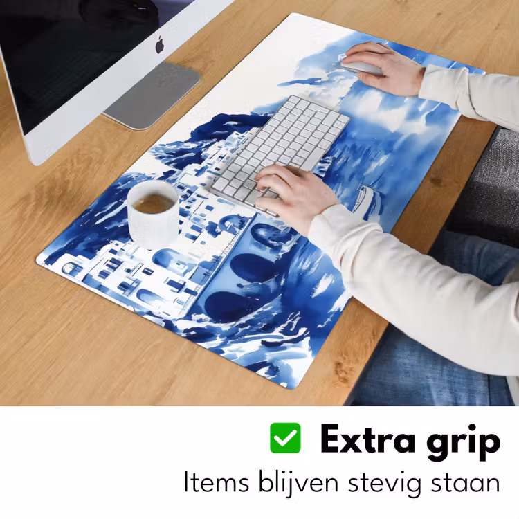 Dorp - Rotswand - Roeiboot - Water Muismat XXL klein -sfeer3