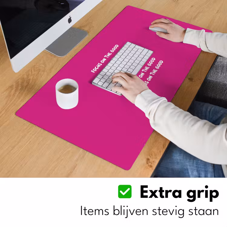 Focus on the good - Roze - wit Muismat XXL klein -sfeer3