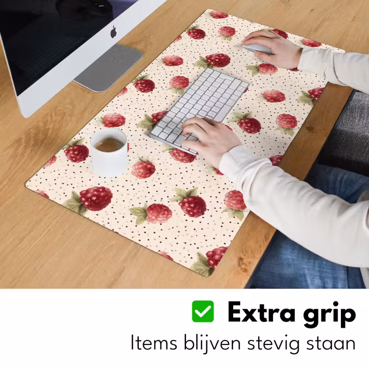 Framboos - Stippen - Rood Muismat XXL klein 681 -sfeer3