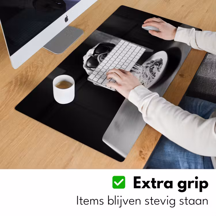Hond - Bulldog - Pasta - Bril - Stoer - Dieren Muismat XXL klein -sfeer3