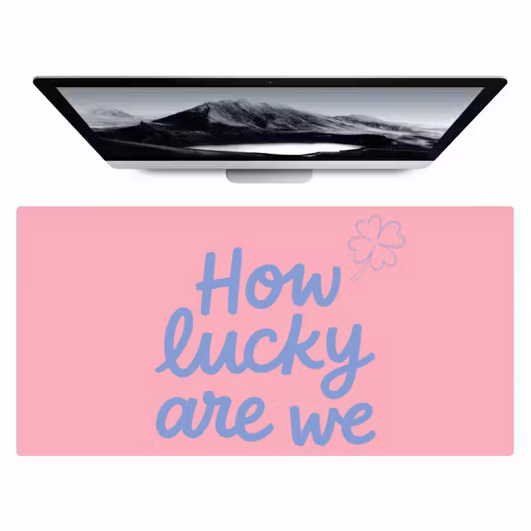 How lucky are we - Klavervier - Roze - Blauw Muismat XXL klein -zzz3d