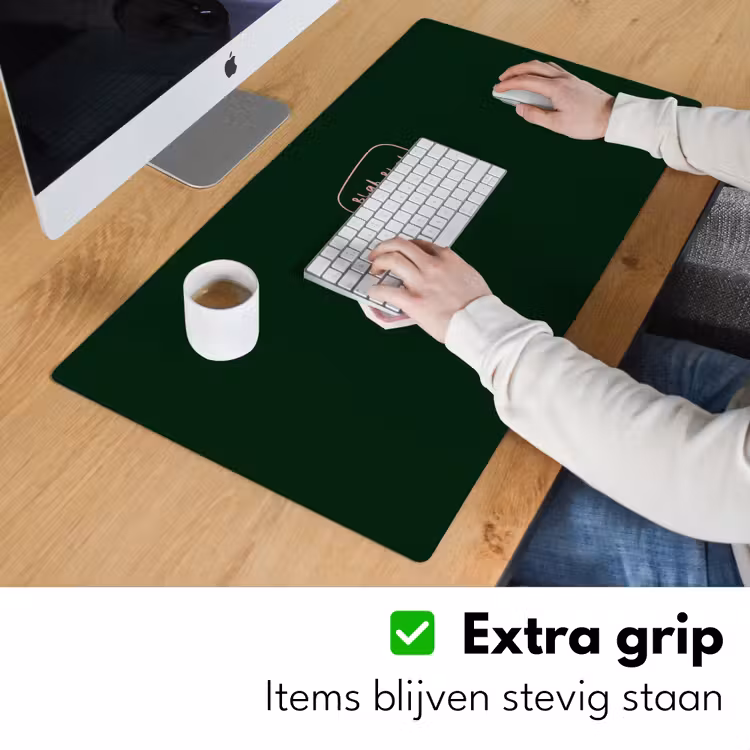 Illustratie - Mond - Donkergroen - Tekstwolkje Muismat XXL klein -sfeer3
