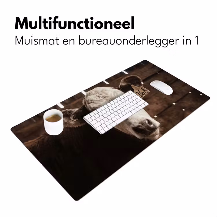 Kalf - Oormerk - Houten stal Muismat XXL klein -sfeer4