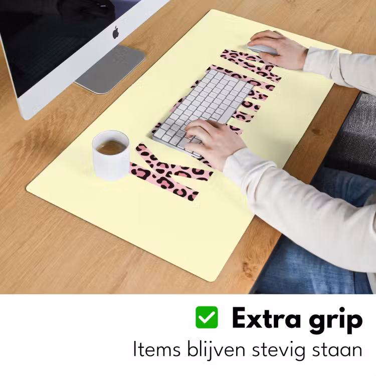 Karma - Luipaardprint - Geel Muismat XXL klein -sfeer3