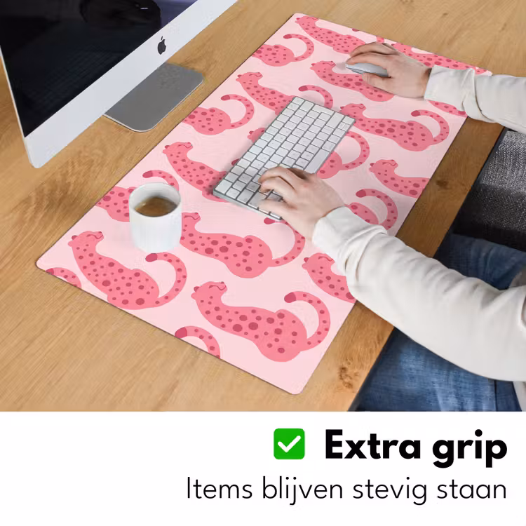 Kat - Gevlekt - Dieren - Patroon - Roze Muismat XXL klein -sfeer3