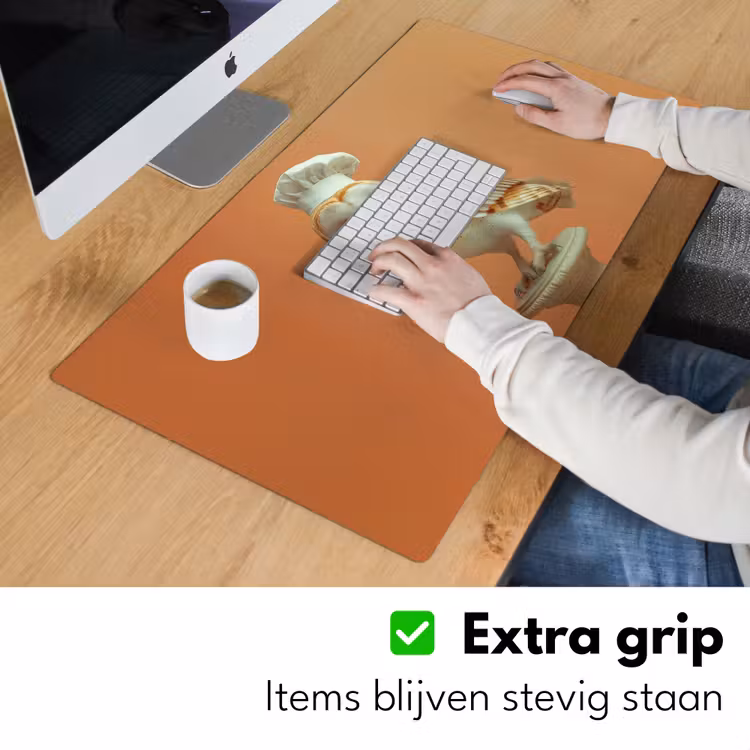 Kerkuil - Koksmuts - Oranje - Vogel Muismat XXL klein -sfeer3