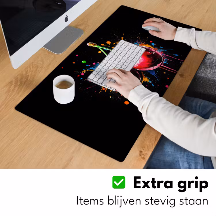 Kersen - Fruit - Graffiti - Verf - Abstract - Modern - Kleurrijk Muismat XXL klein -sfeer3