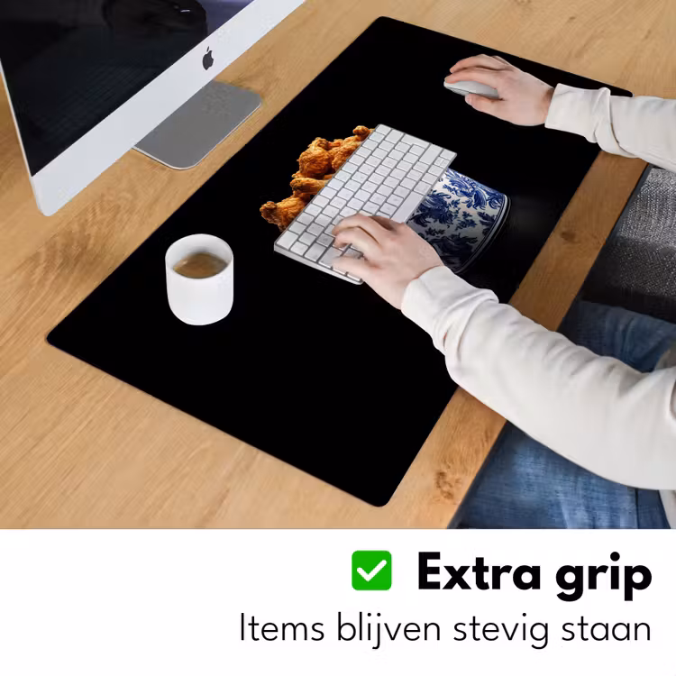 Kip - Bucket - Delfts blauw - Lekker Muismat XXL klein -sfeer3