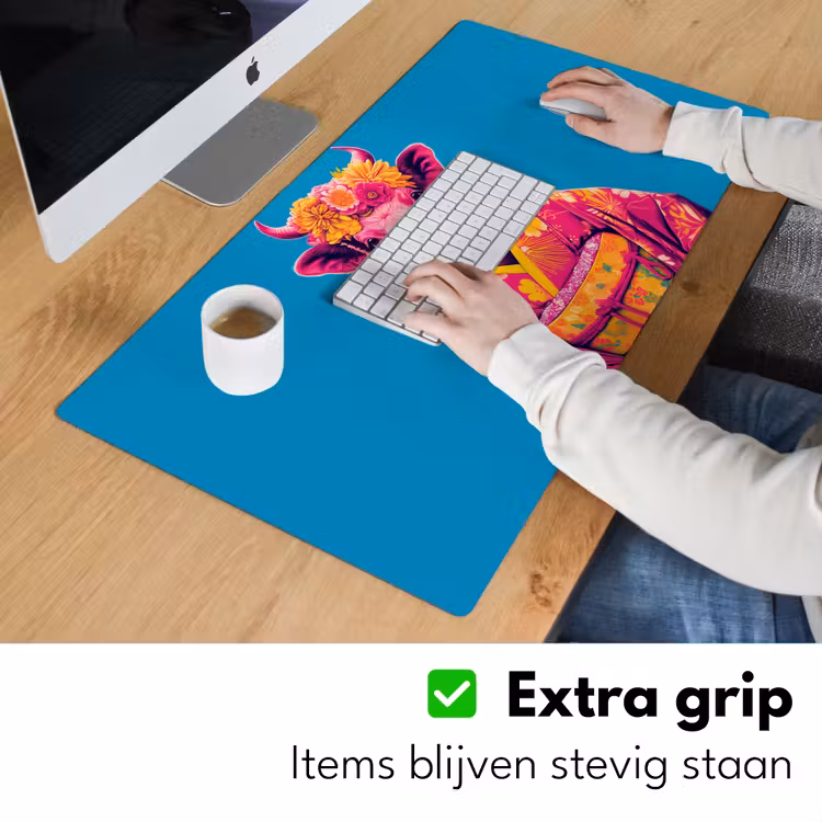 Koe - Bloemenkrans - Oorhangers - Kimono Muismat XXL klein -sfeer3