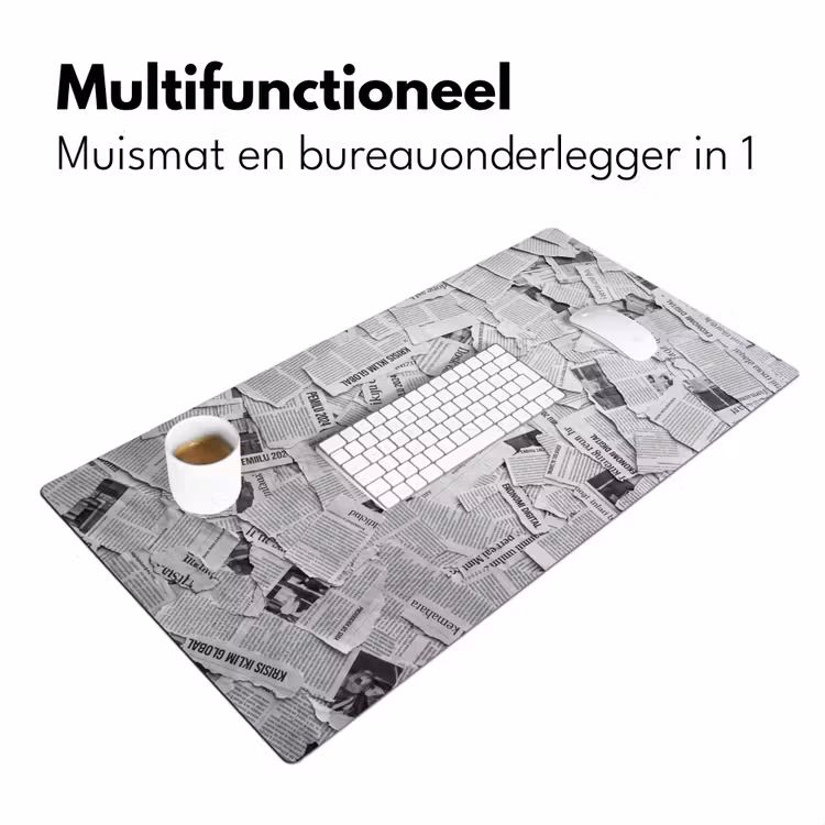Krant - Versnipperd - Textuur - Zwart-wit - Abstract Muismat XXL klein -sfeer4