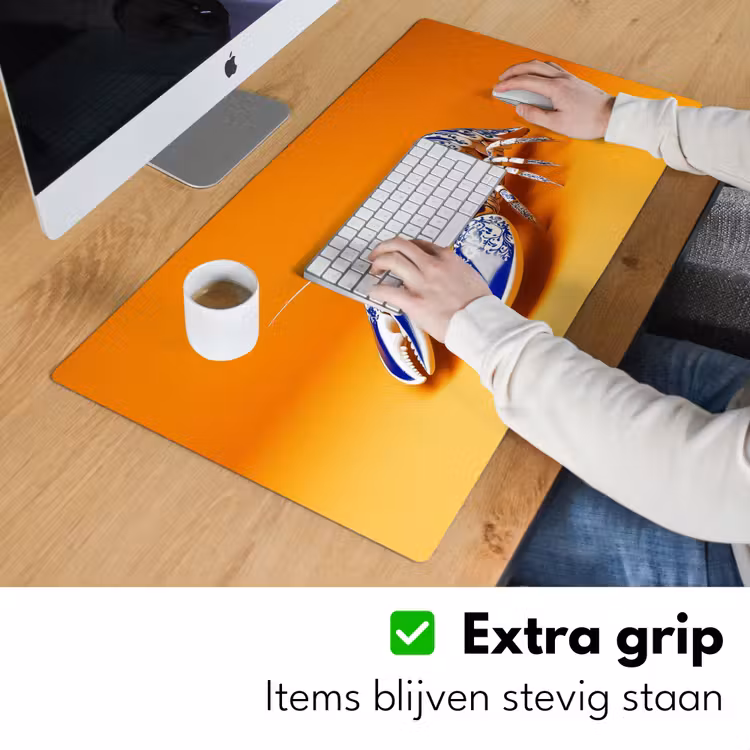 Kreeft - Delftsblauw - Schild - Stoer - Oranje Muismat XXL klein -sfeer3