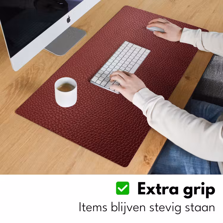 leer-lederlook-rood-licht Muismat XXL klein -sfeer3