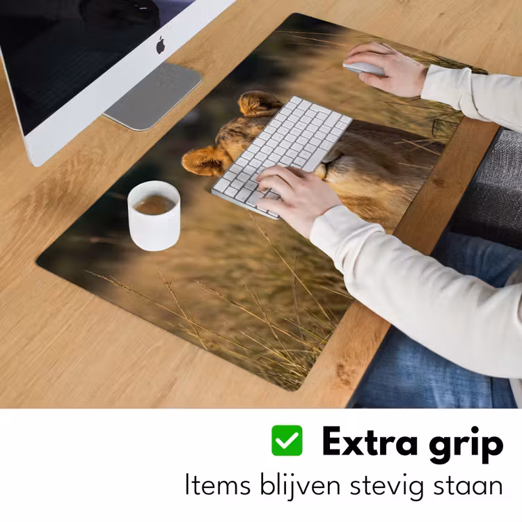 Leeuwin - Gras - Geel Muismat XXL klein -sfeer3