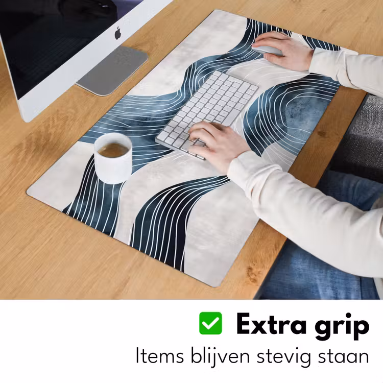 Lijnen - Golven - Abstract - Blauw Muismat XXL klein -sfeer3