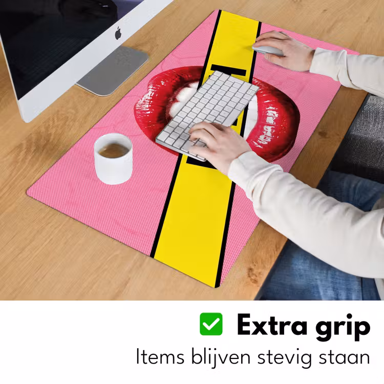 Lippen - Tekst - Kleurrijk Muismat XXL klein -sfeer3