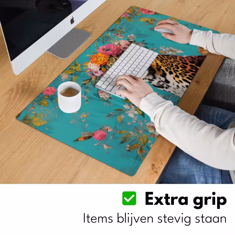 Luipaard - Bloemen - Kroon Muismat XXL klein -sfeer3