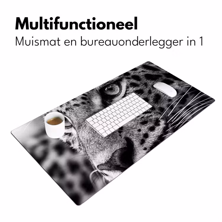 Luipaard - Zwart - Wit - Oog Muismat XXL klein -sfeer4