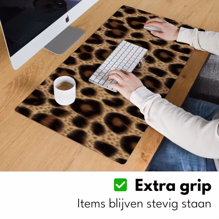Luipaardprint - Bruin - Courage - Sierlijk Muismat XXL klein -sfeer3