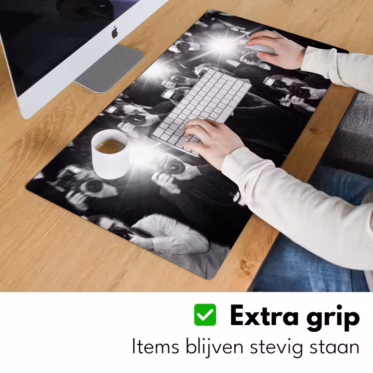 Mensen - Camera - Flitslicht - Zwart-wit - Media Muismat XXL klein -sfeer3