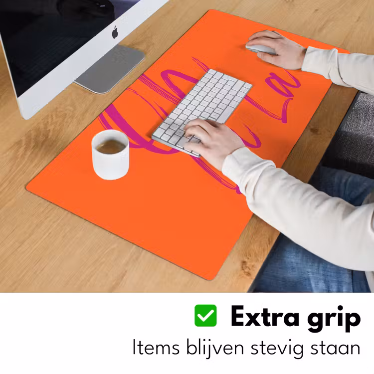 Oh la la - Oranje - Roze - Grafisch Muismat XXL klein -sfeer3