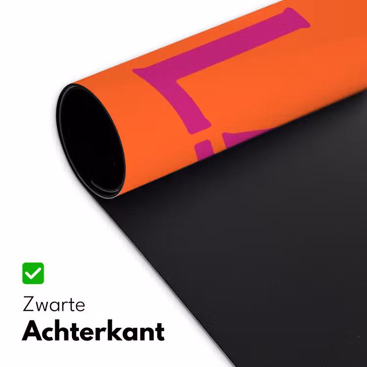 Oh la la - Oranje - Roze - Scheeflettertype Muismat XXL klein -sfeer2