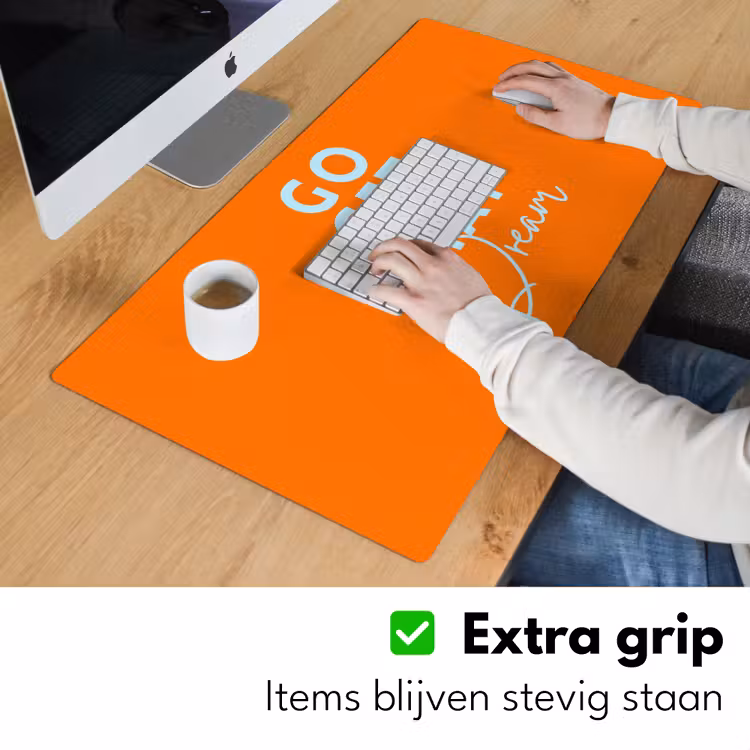 Oranje - Blauw - Go get that dream Muismat XXL klein -sfeer3