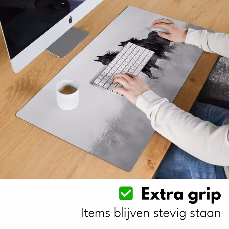 Paarden - Gras - Zwart - Wit Muismat XXL klein -sfeer3