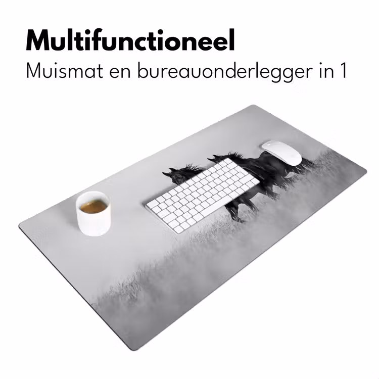 Paarden - Gras - Zwart - Wit Muismat XXL klein -sfeer4