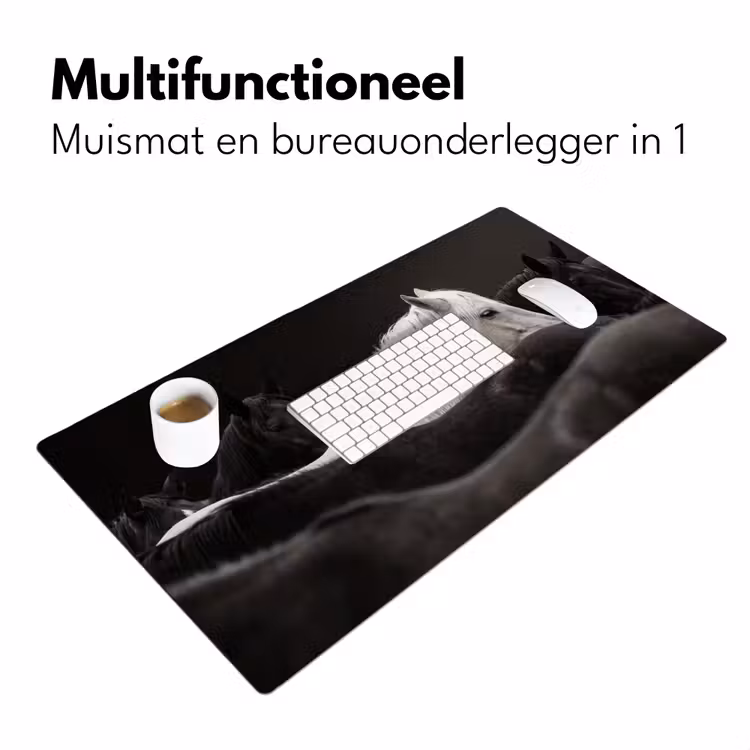 Paarden - Zwart - Wit - Kudde Muismat XXL klein -sfeer4