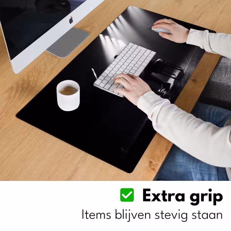 Persoon - Piano - Muziek - Zwart-wit - Podium Muismat XXL klein -sfeer3
