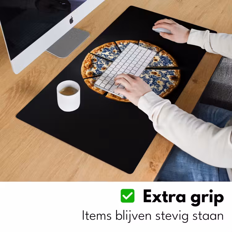 Pizza - Eten - Delftsblauw Muismat XXL klein -sfeer3