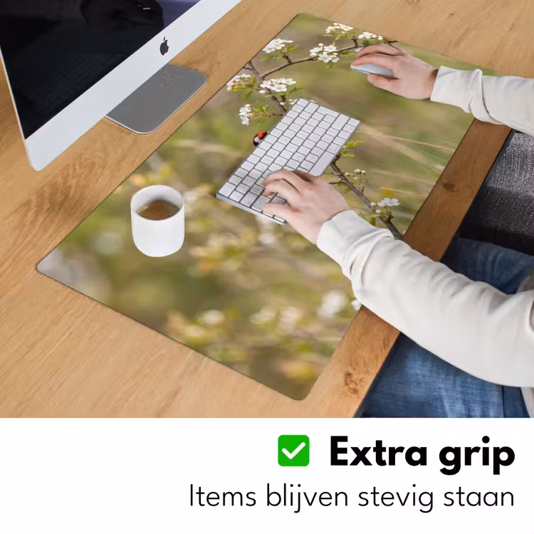 Putter - Bloesem - Lente - Natuur - Kleurrijk Muismat XXL klein -sfeer3