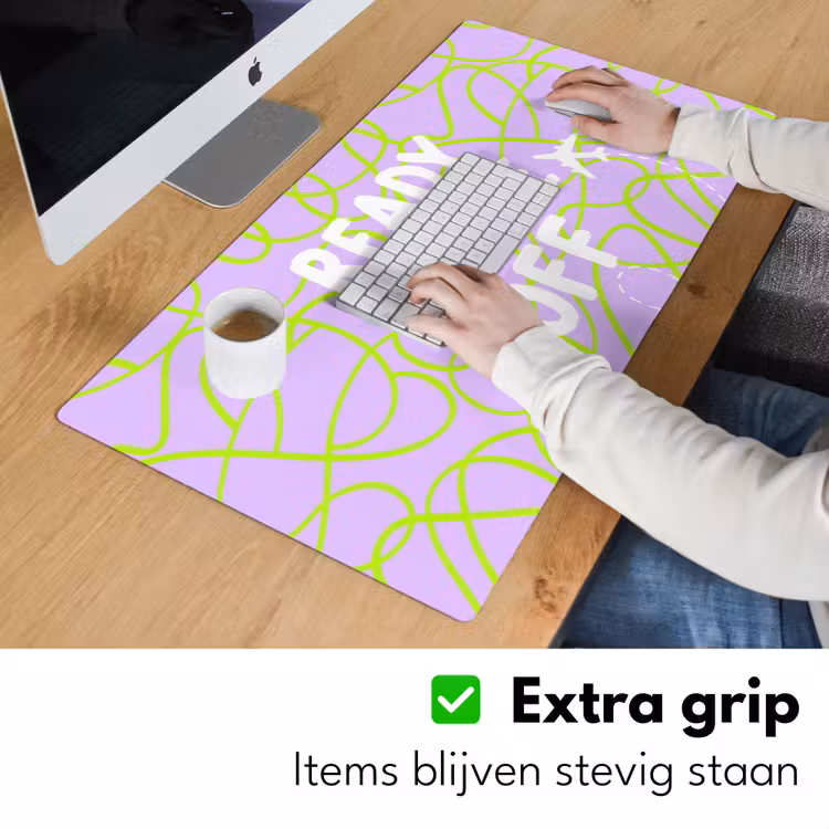 Ready for take off - Vliegtuig - Groen - Paars - Golvende lijnen Muismat XXL klein -sfeer3