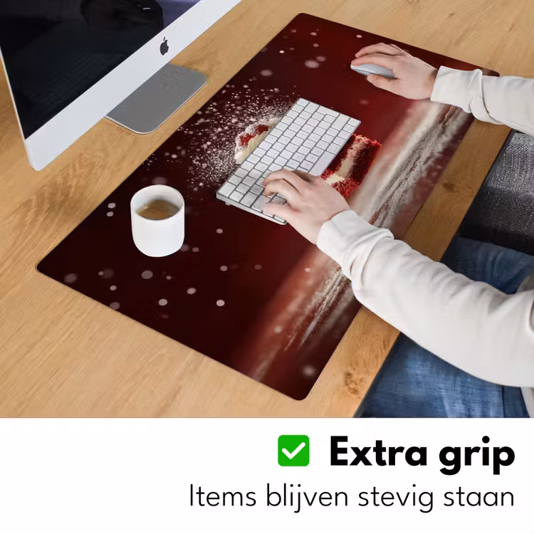 Rode - Velvet - Taart - Eten Muismat XXL klein -sfeer3