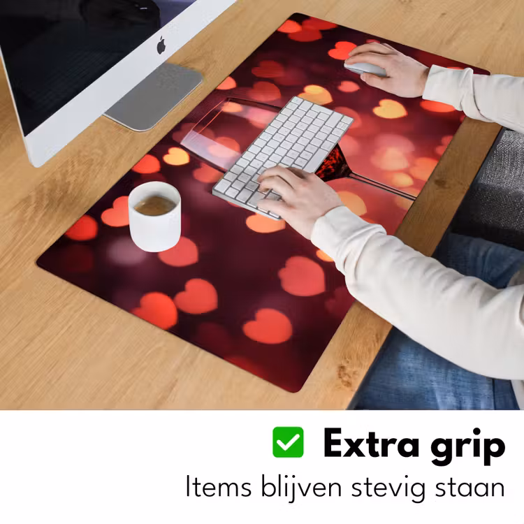 Rood - Wijn - Hartjes Muismat XXL klein -sfeer3