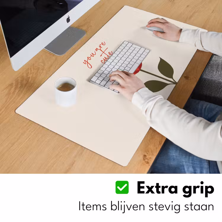 Roos - Rood - Bloem - Valentijn Muismat XXL klein -sfeer3