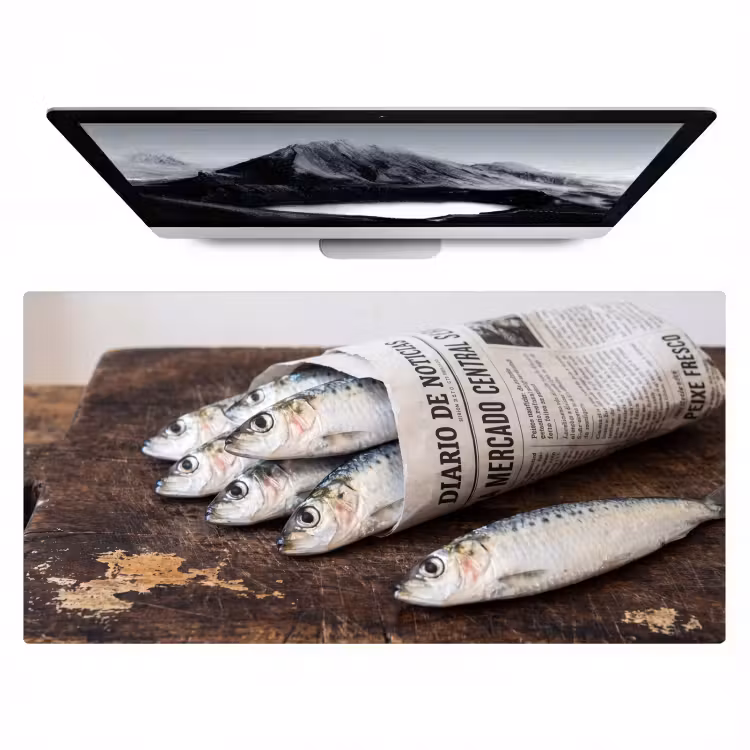 Bureau onderlegger - Sardientje - krant - snijplank - Sardientje - krant - snijplank Muismat XXL klein