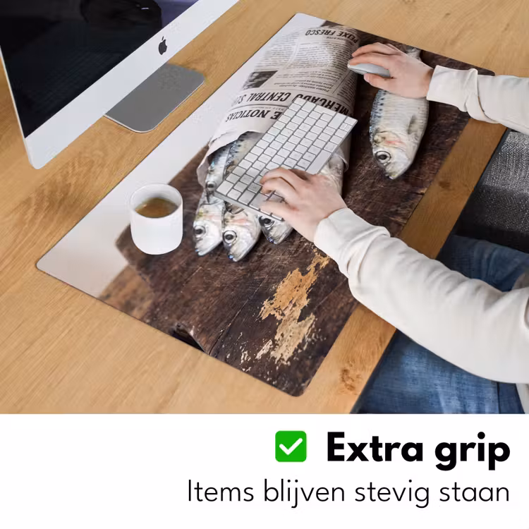 Bureau onderlegger - Sardientje - krant - snijplank - Sardientje - krant - snijplank Muismat XXL klein