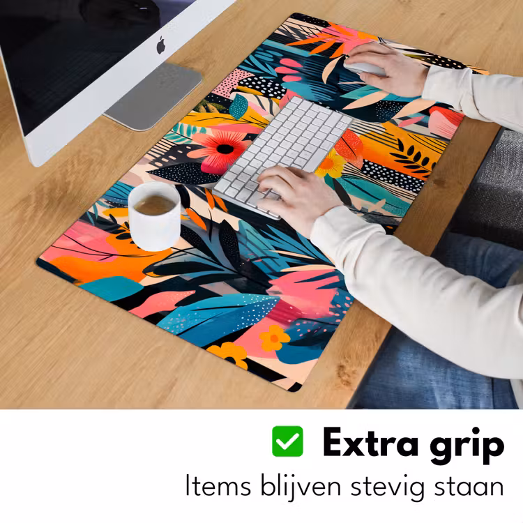 Schilderij - Abstract - Bloemen - Roze Muismat XXL klein -sfeer3