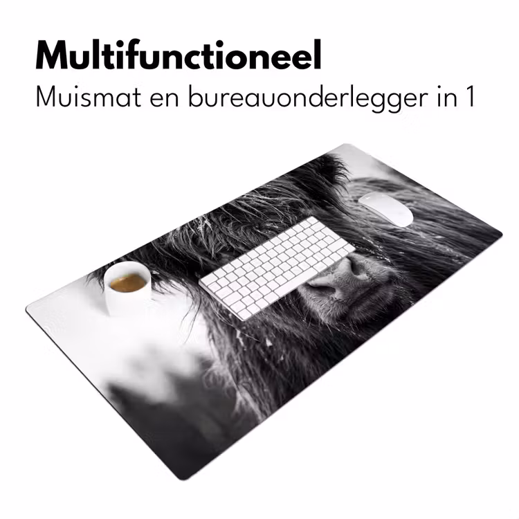 Schotse hooglander - Zwart - Wit - Sneeuwvlokken Muismat XXL klein -sfeer4