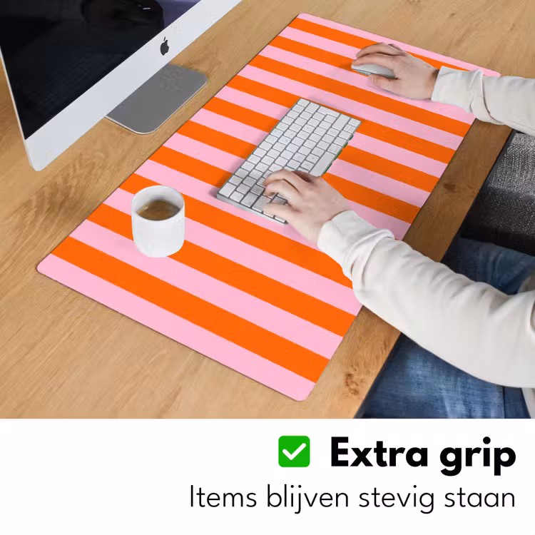 Strepen - Oranje - Verticaal - Ciao bella Muismat XXL klein -sfeer3
