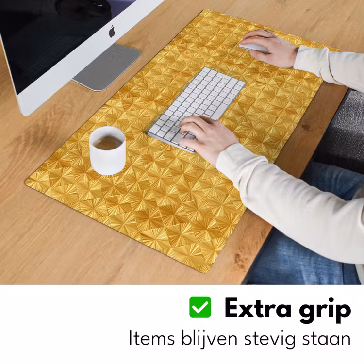 Tegels - Geometrisch - Reliëf - Goud Muismat XXL klein 681 -sfeer3
