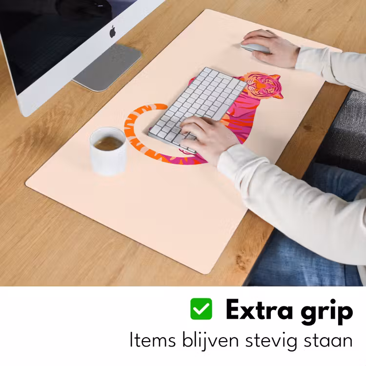 Tijger - Roze - Oranje Muismat XXL klein -sfeer3