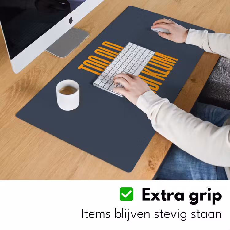 Too old for heidi klum - Geel - Blauw Muismat XXL klein -sfeer3
